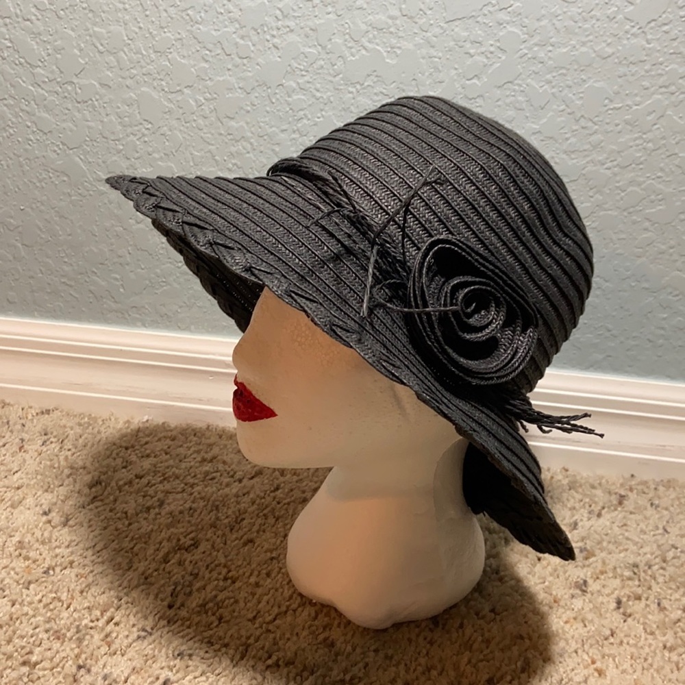 Nwot The Hatter Company Bucket style floral hat